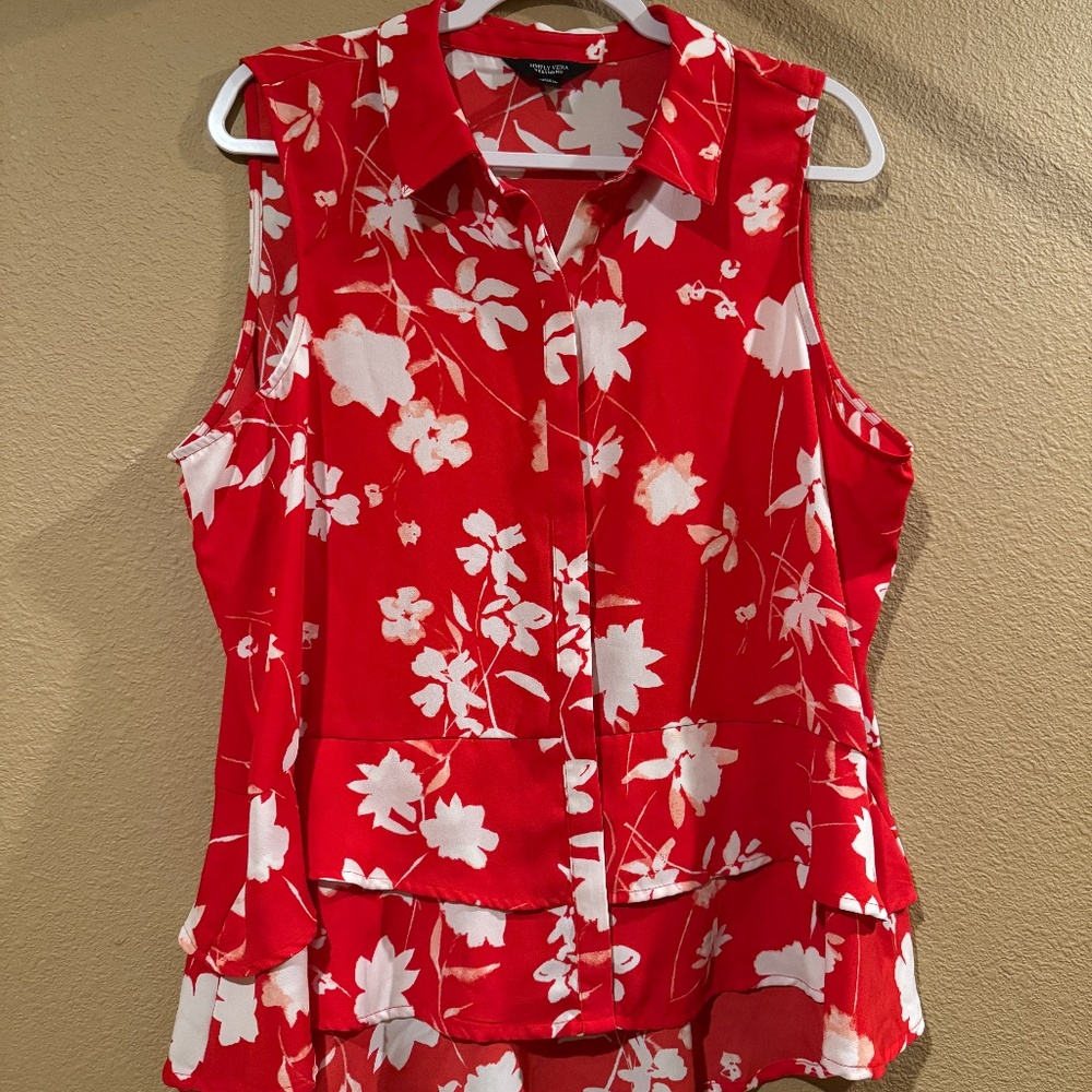 Red and white Floral Sleeveless blouse